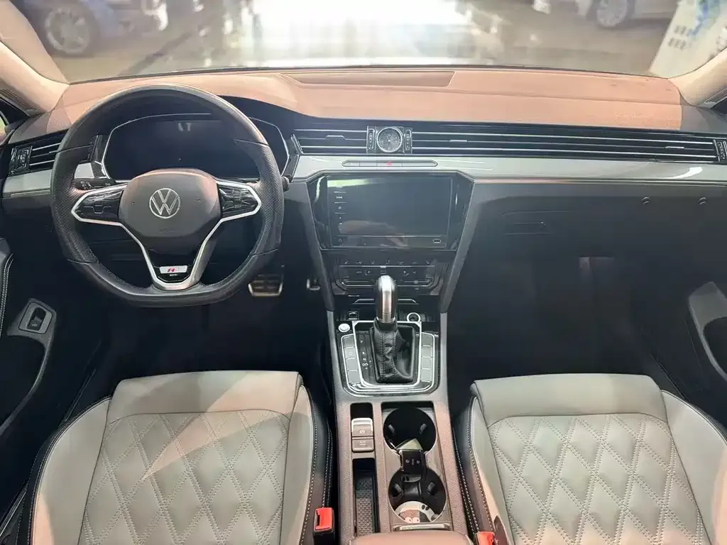 Volkswagen Magotan 2023 из CN, фото 6