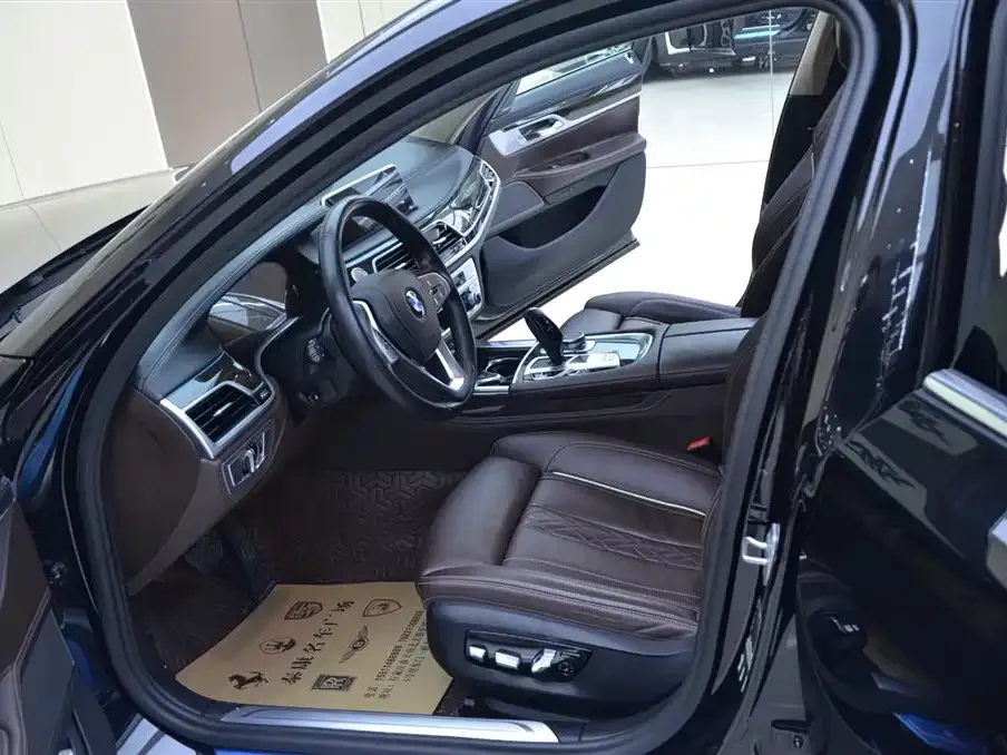 BMW 7 Series 2022 из CN, фото 4