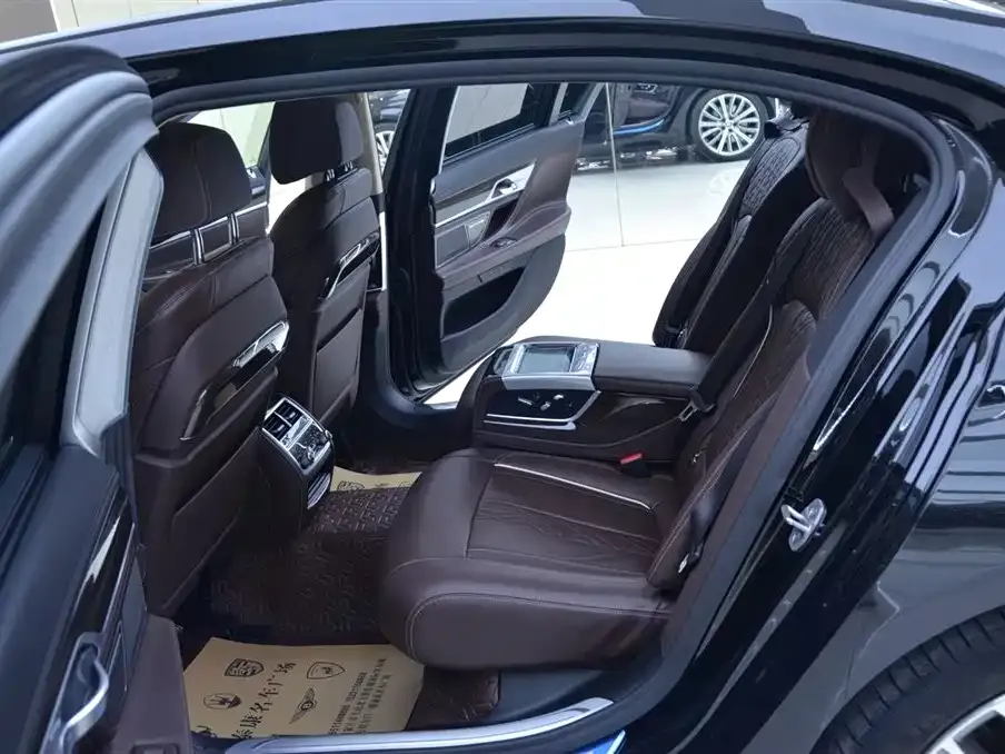 BMW 7 Series 2022 из CN, фото 5