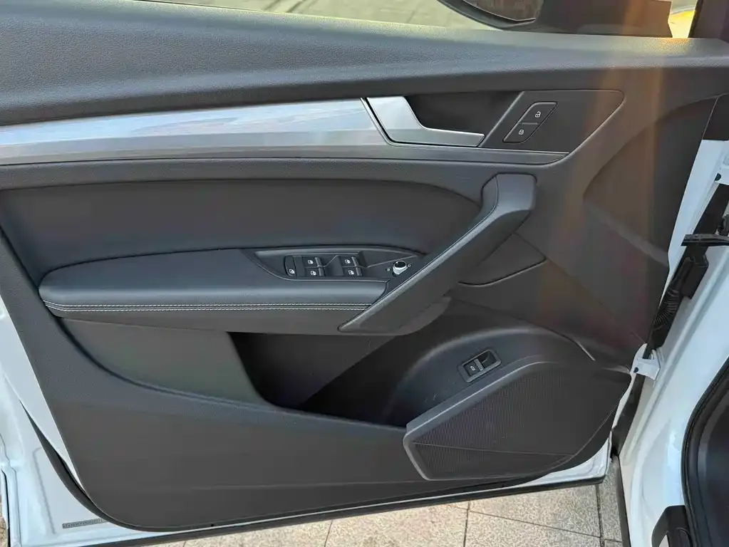 Audi Q5L 2022 из CN, фото 10