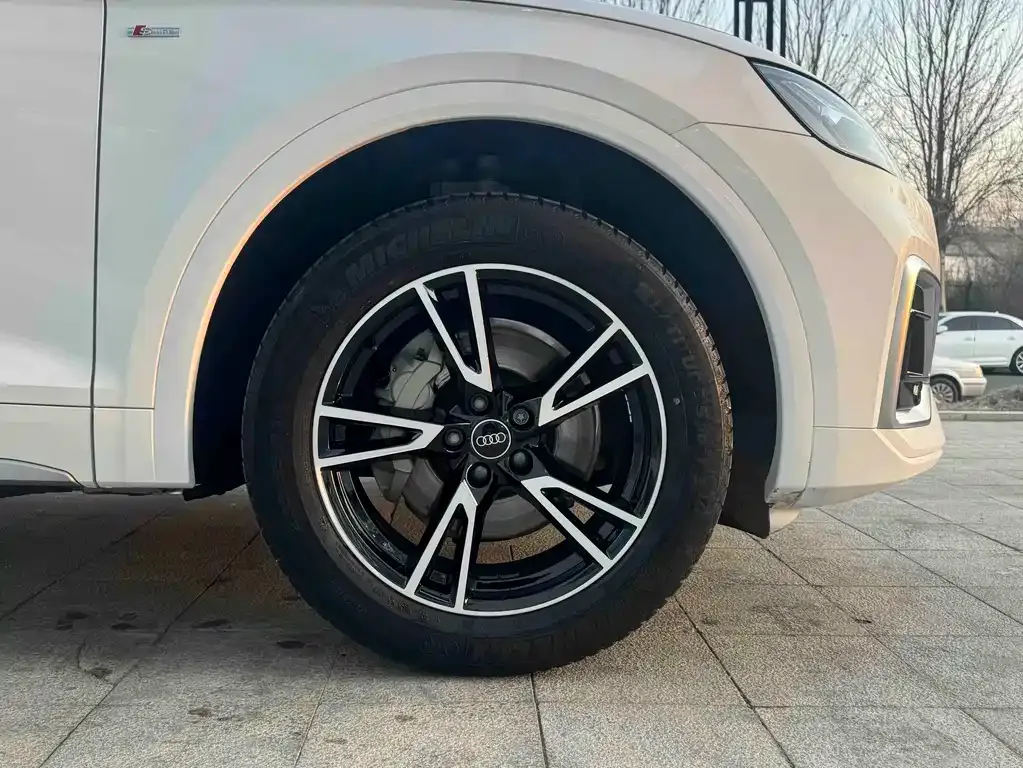Audi Q5L 2022 из CN, фото 5