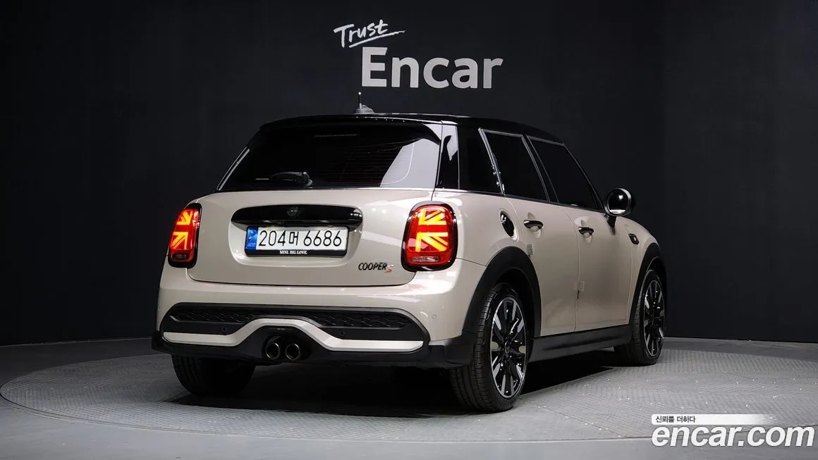 Mini Cooper 2023 из KR, фото 2