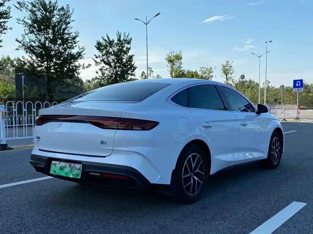 BYD Qin L — фото 6