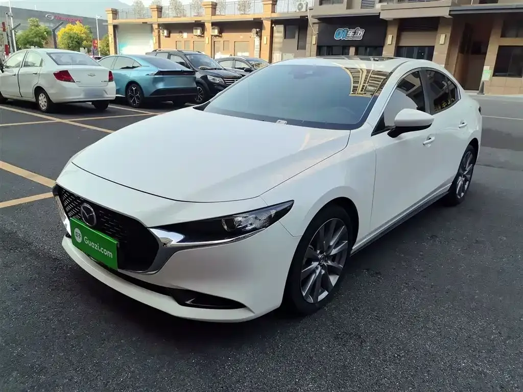 Mazda 3 Axela 2022 из CN, фото 2
