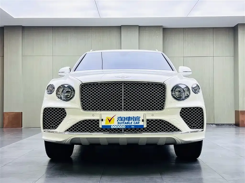 Bentley Bentayga 2021 из CN, фото 2