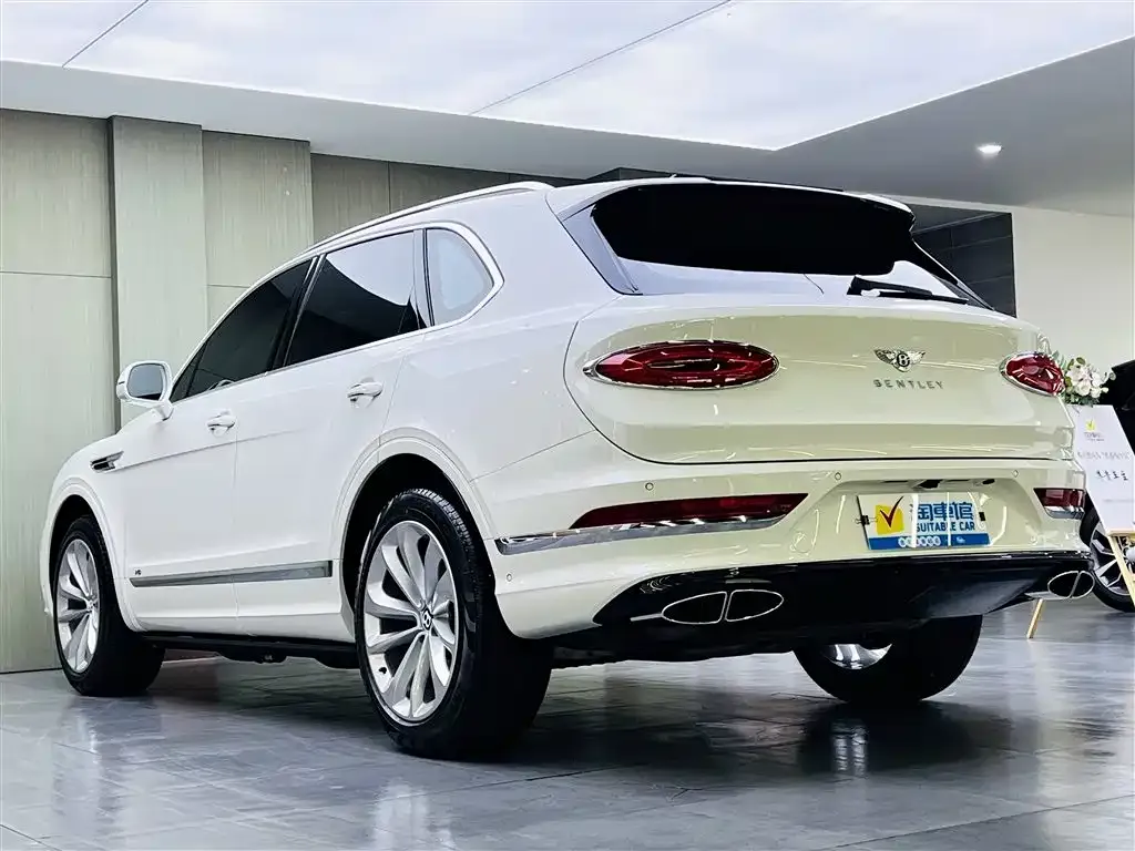 Bentley Bentayga 2021 из CN, фото 6
