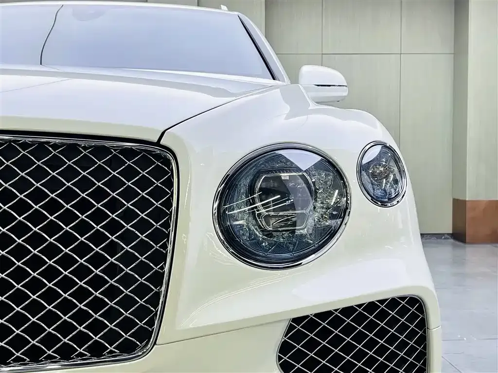 Bentley Bentayga 2021 из CN, фото 7