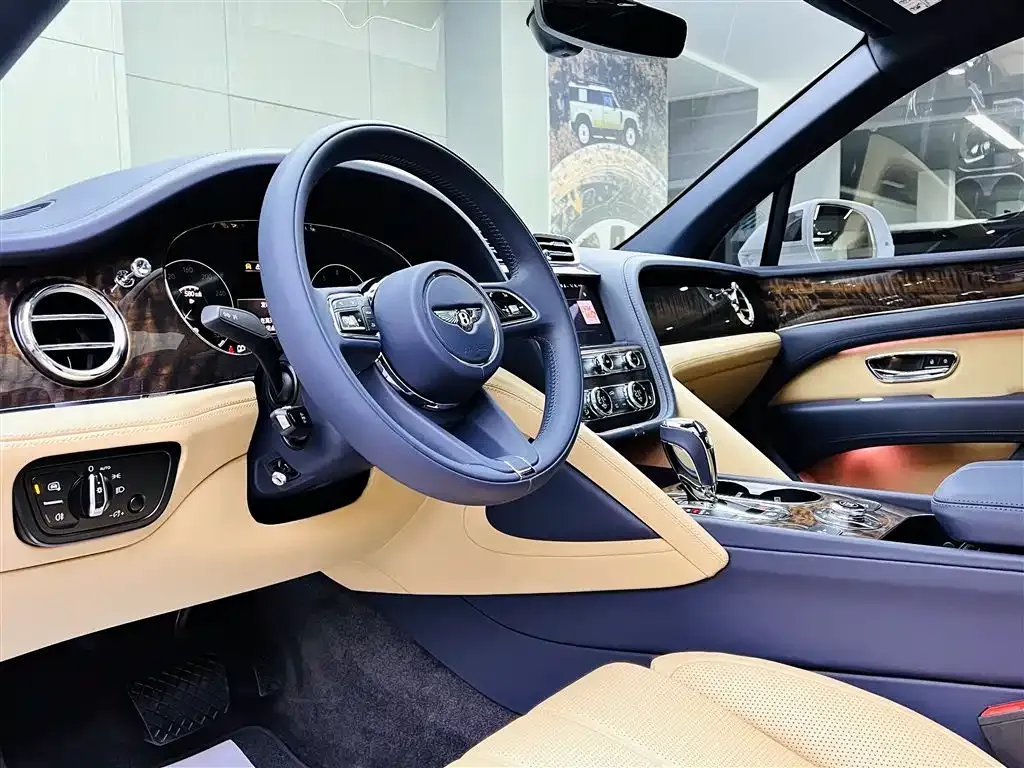 Bentley Bentayga 2021 из CN, фото 8