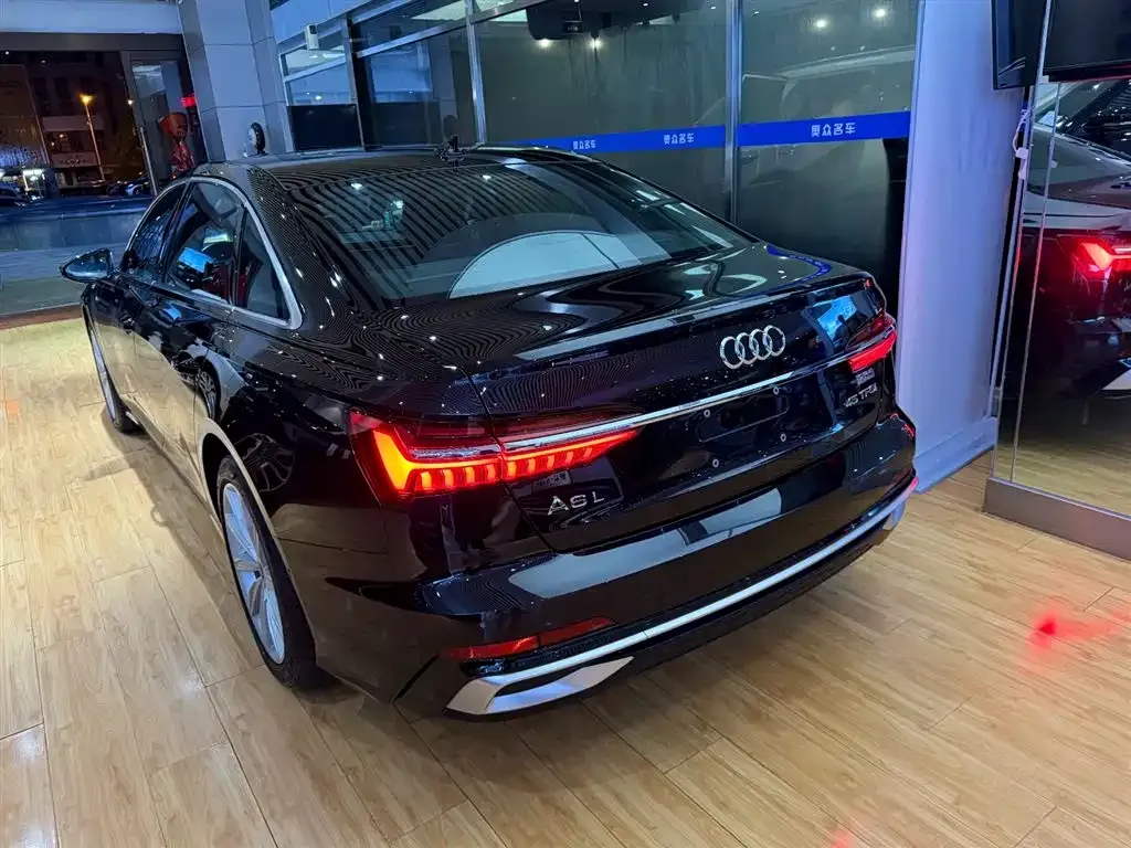 Audi A6L 2023 из CN, фото 4
