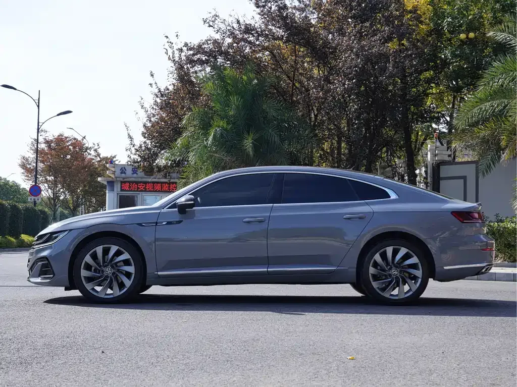 Volkswagen CC 2023 из CN, фото 3