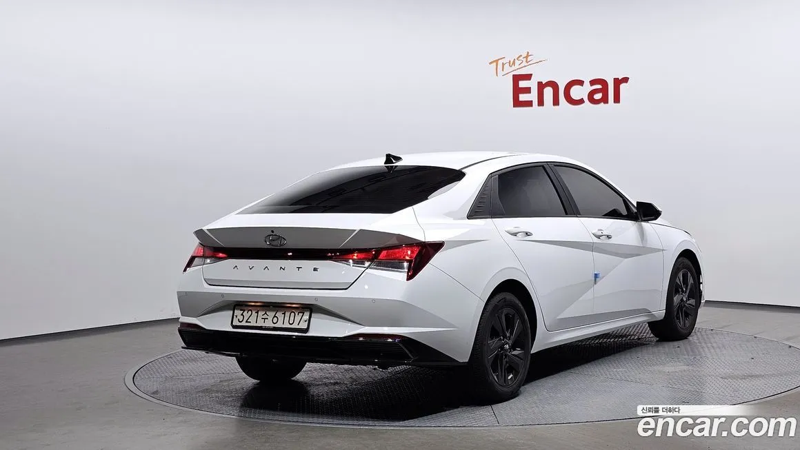 Hyundai AVANTE 2023 из KR, фото 2