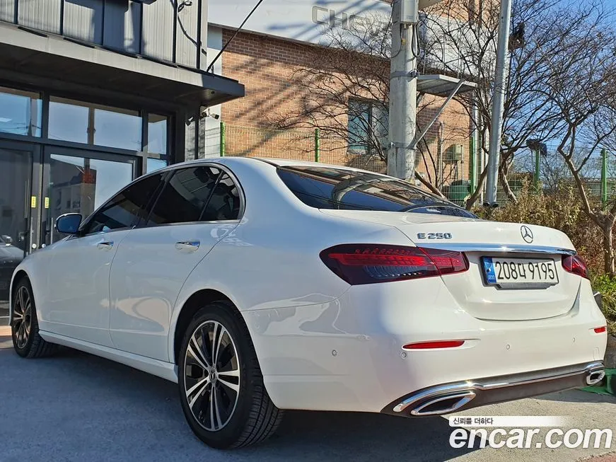 Mercedes-Benz E-Class 2022 из KR, фото 2