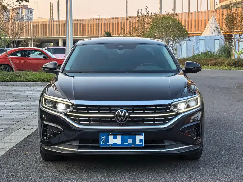 Volkswagen Passat 2023 из CN, фото 2