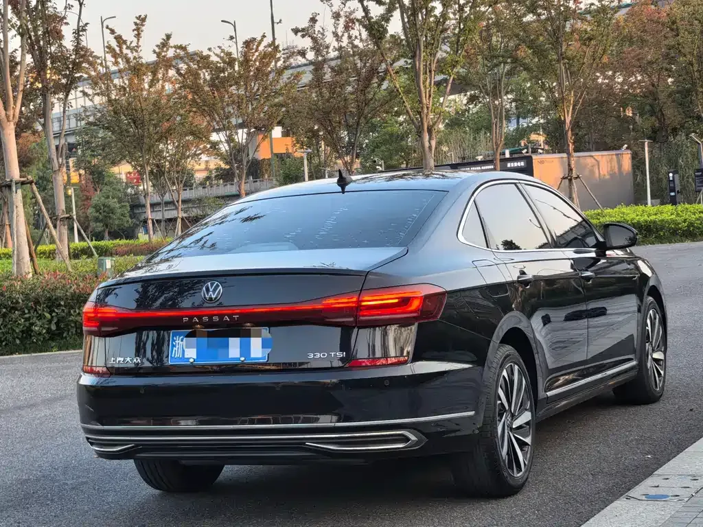Volkswagen Passat 2023 из CN, фото 6