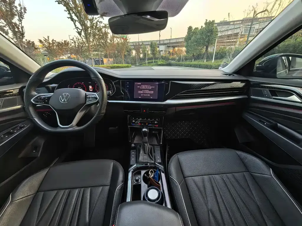 Volkswagen Passat 2023 из CN, фото 8