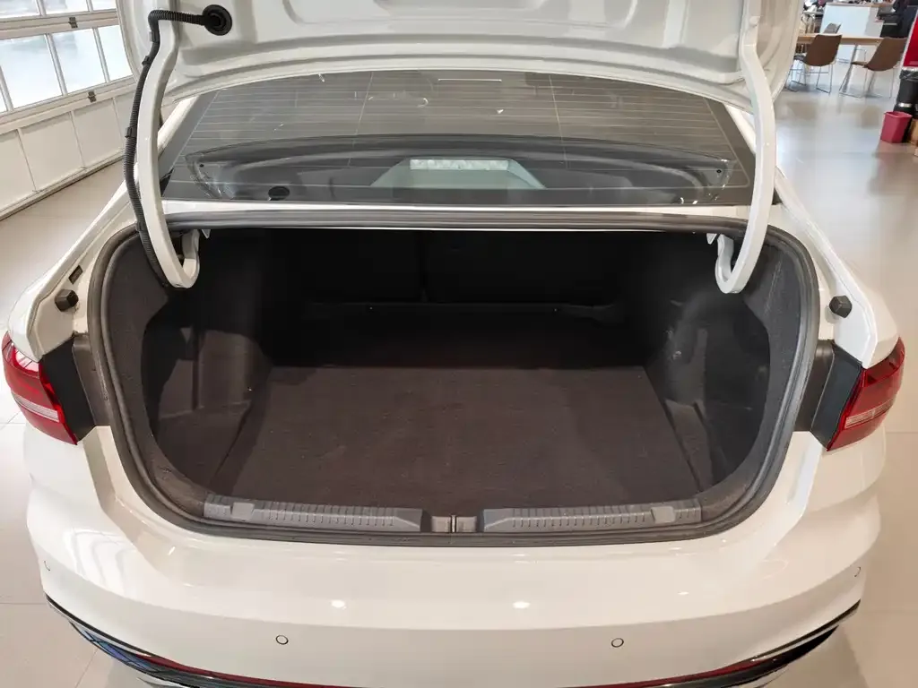 Volkswagen Lavida 2023 из CN, фото 7