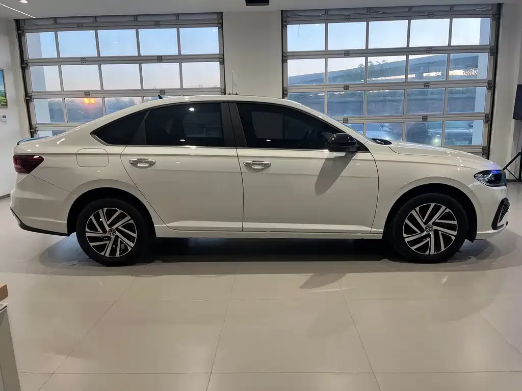 Volkswagen Lavida 2023 из CN, фото 8
