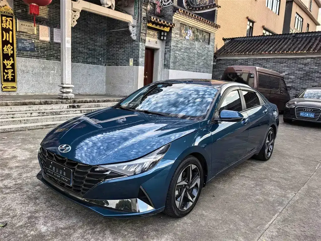 Hyundai Elantra 2023 из CN, фото 1