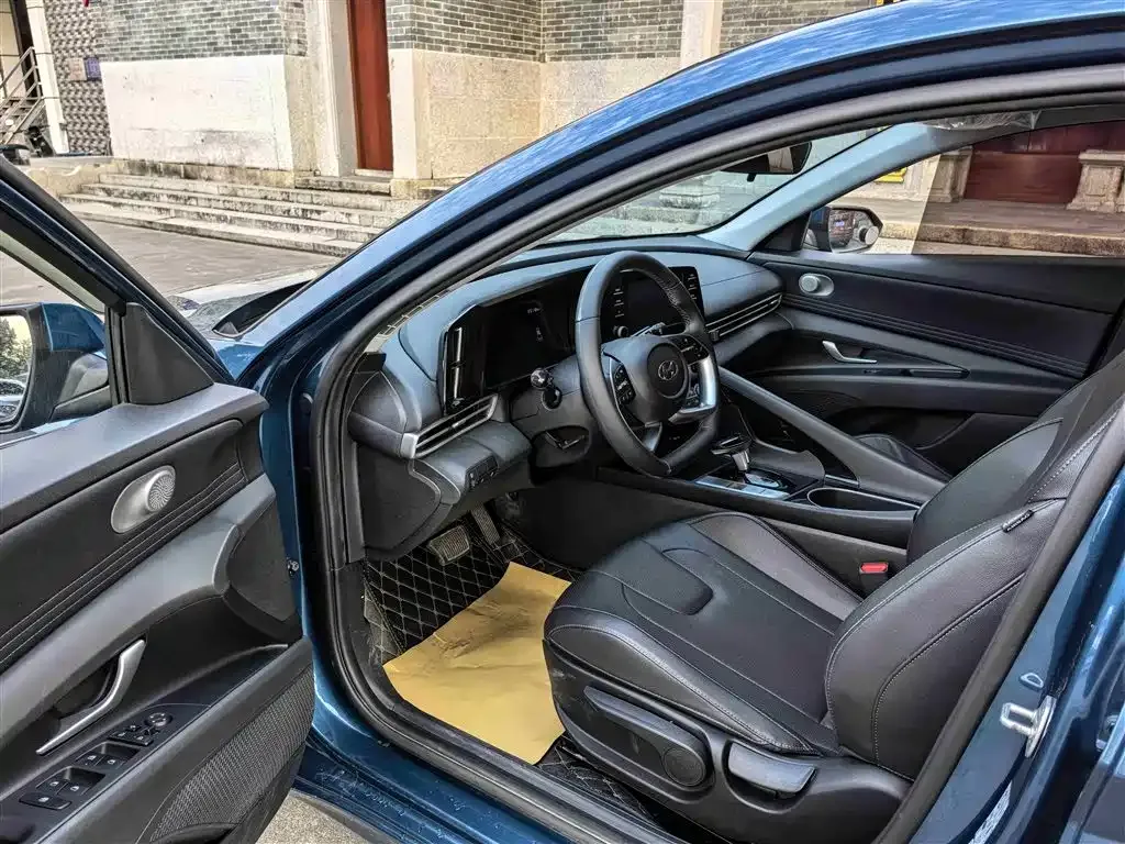 Hyundai Elantra 2023 из CN, фото 4