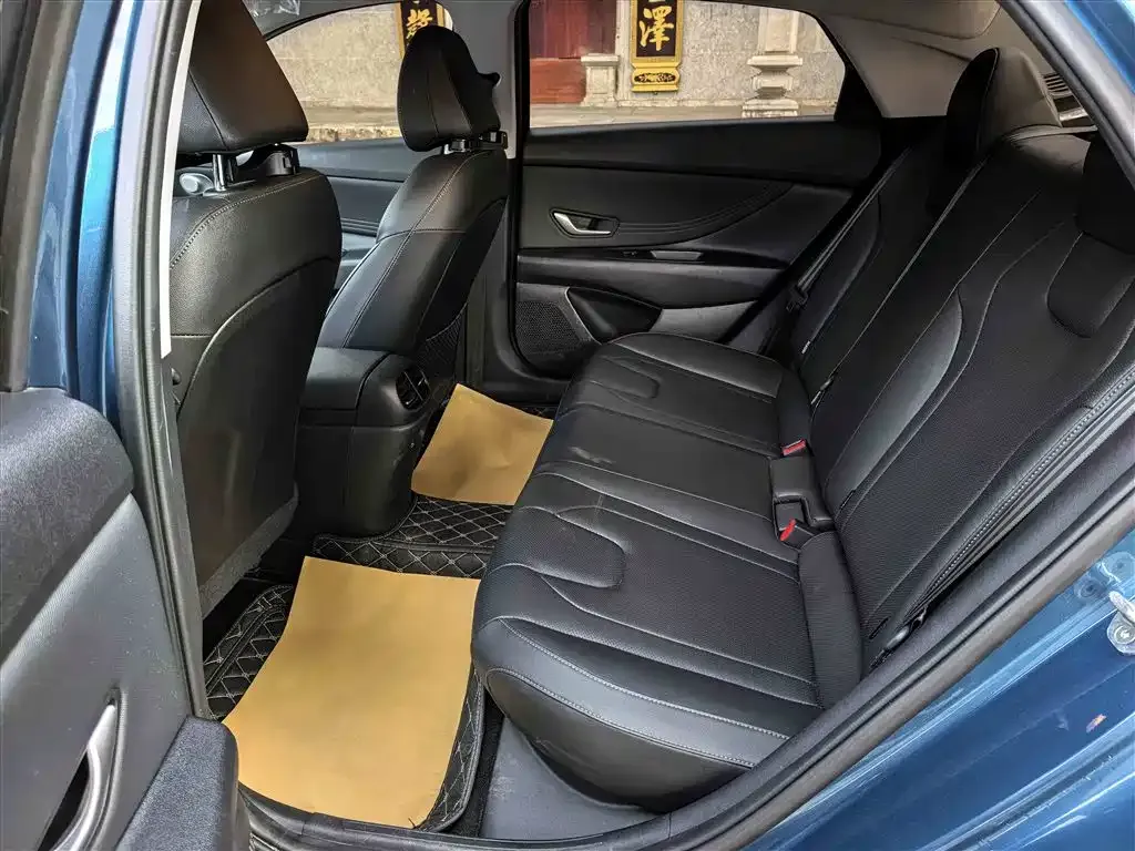 Hyundai Elantra 2023 из CN, фото 5