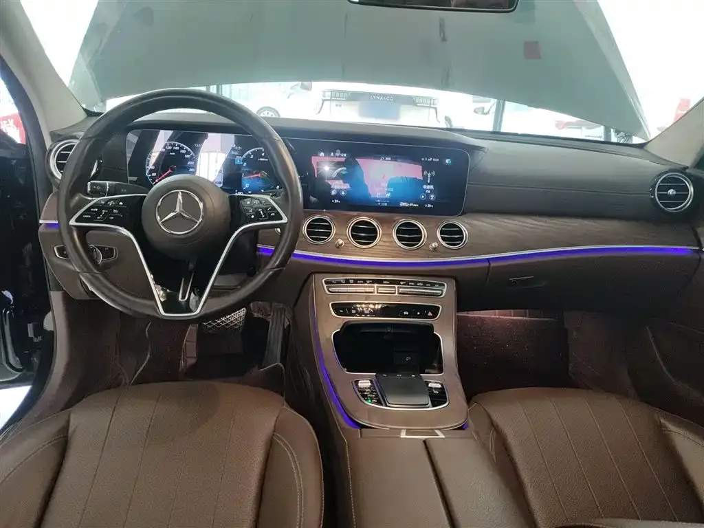 Mercedes-Benz E-Class — фото 10
