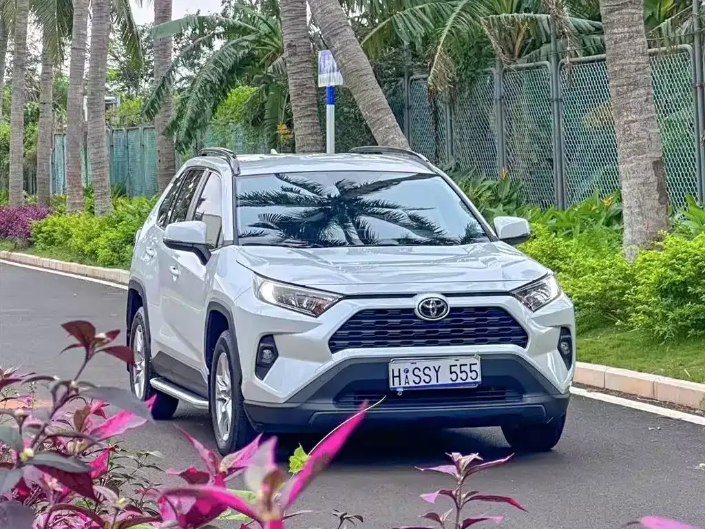 Toyota RAV4 2024 из CN, фото 3
