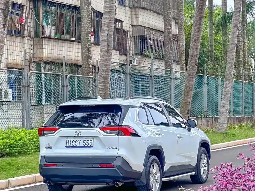 Toyota RAV4 2024 из CN, фото 9