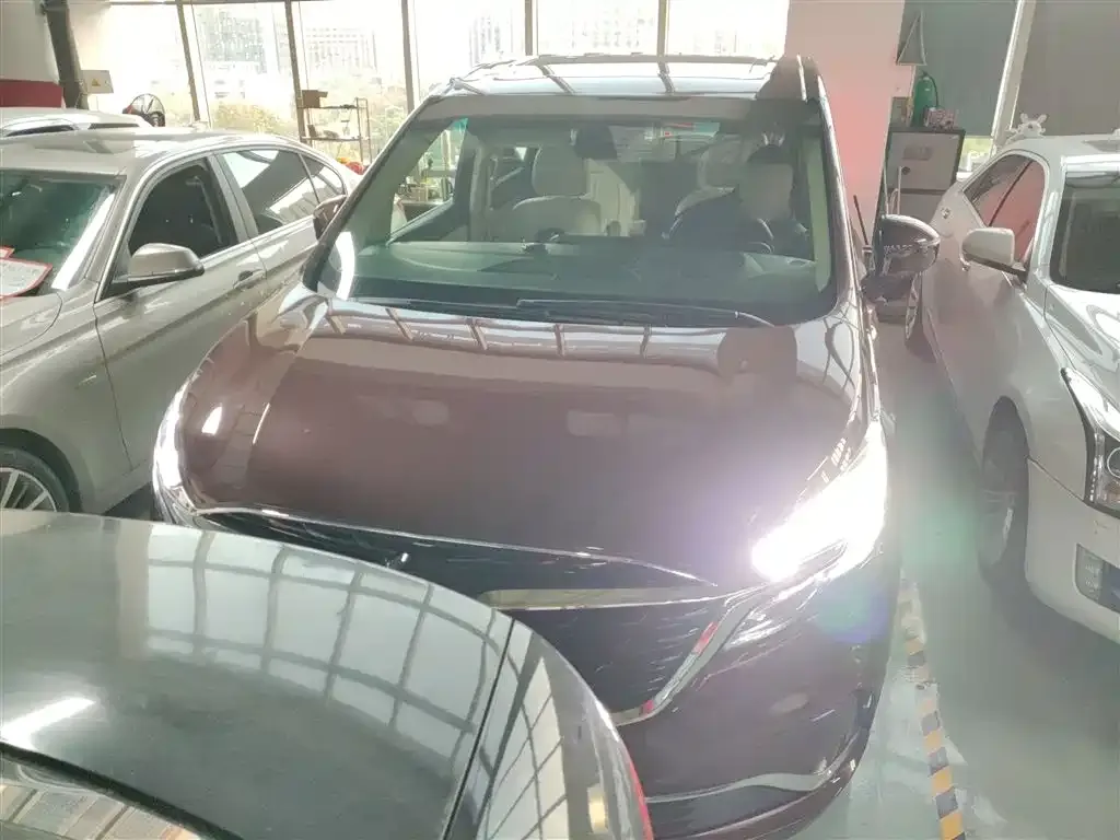 Buick GL8 2022 из CN, фото 3