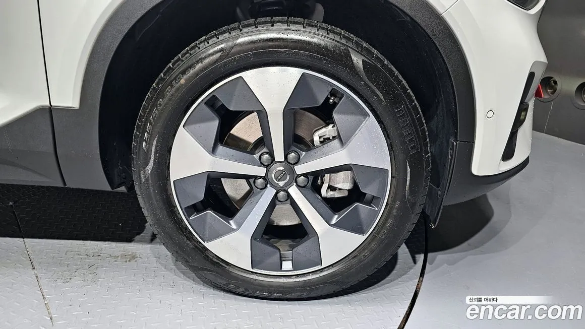 Volvo XC40 2025 из KR, фото 5