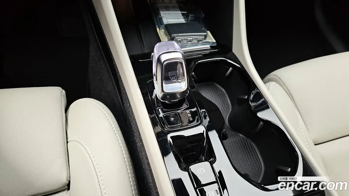 Volvo XC40 2025 из KR, фото 9