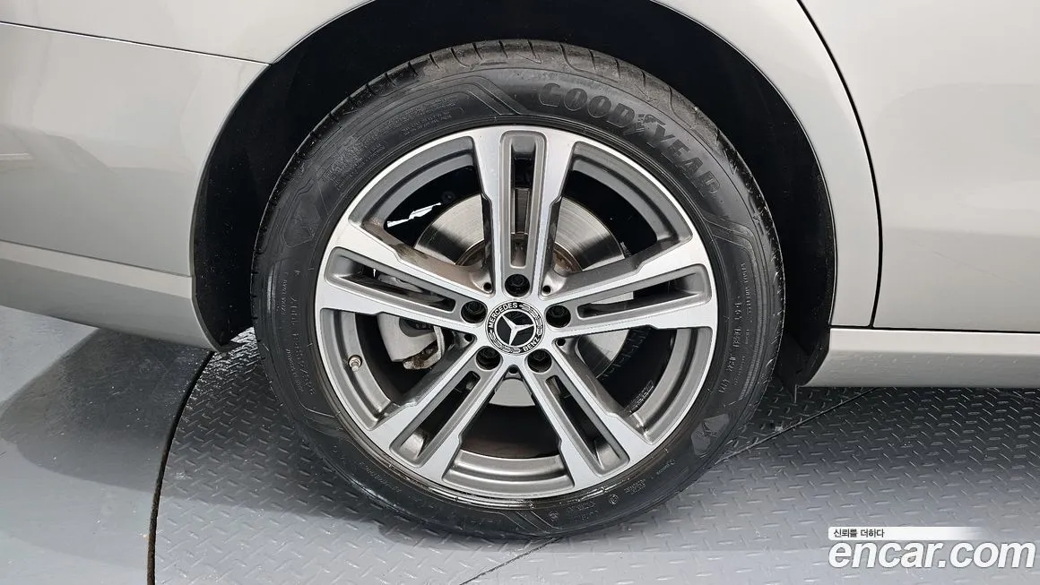 Mercedes-Benz E-Class 2022 из KR, фото 5