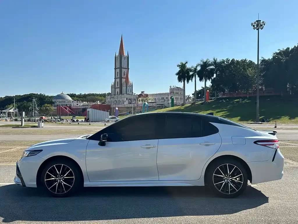 Toyota Camry 2023 из CN, фото 7
