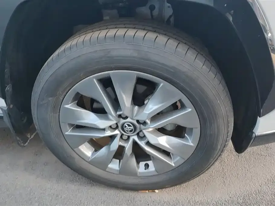 Toyota Wildlander — фото 6
