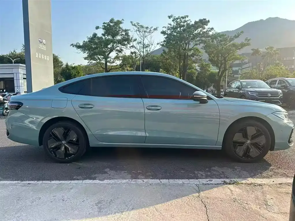 Volkswagen Passat — фото 10