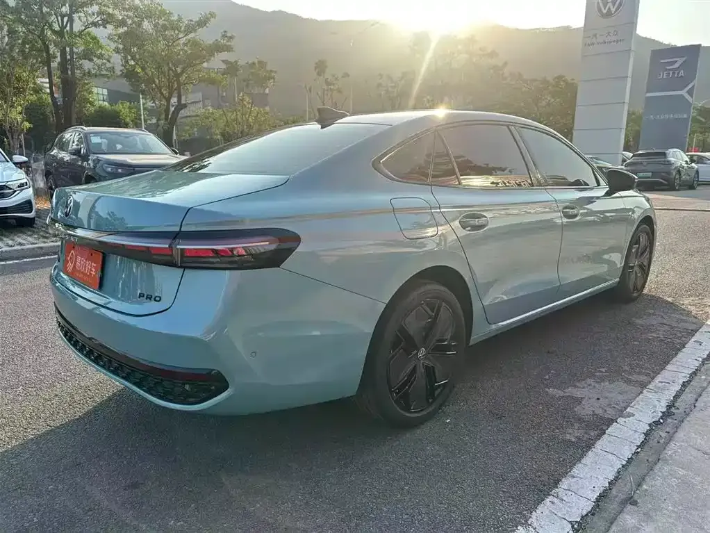Volkswagen Passat — фото 7