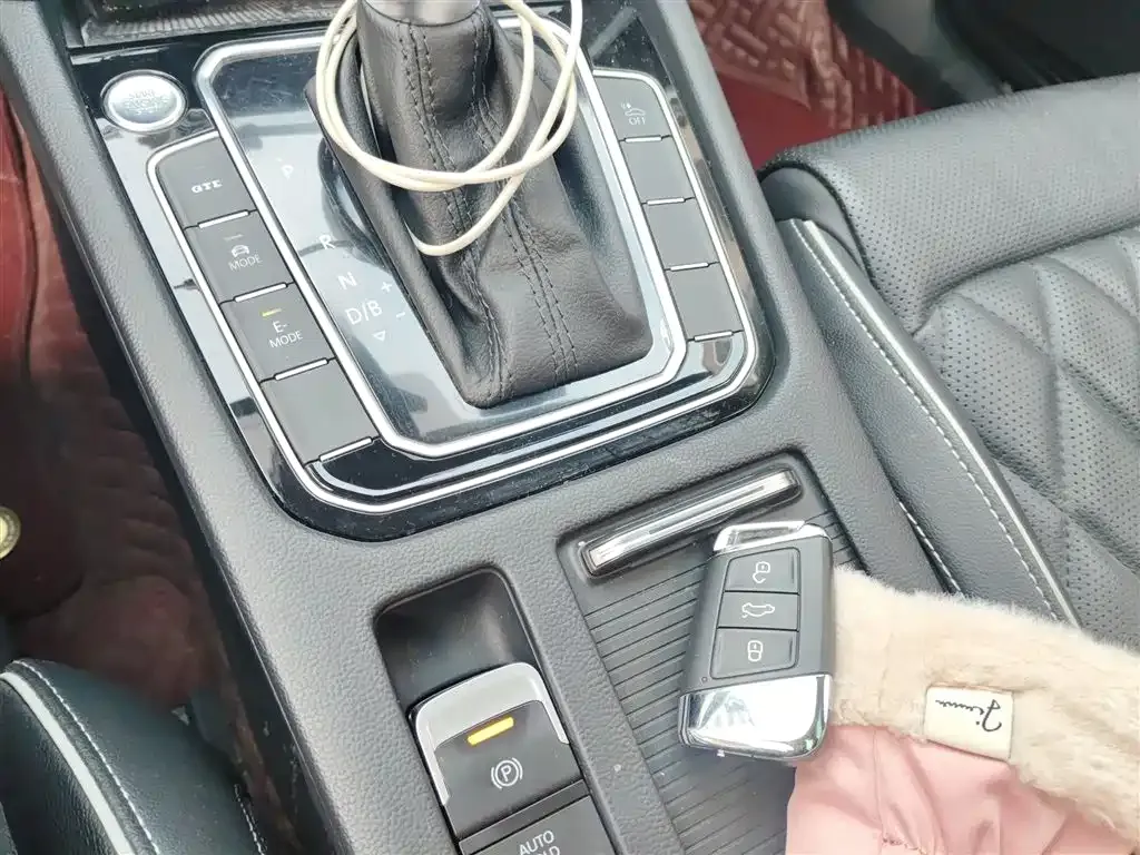 Volkswagen Magotan GTE PHEV 2021 из CN, фото 10