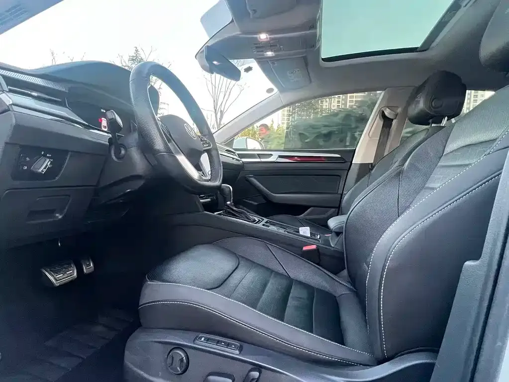 Volkswagen CC 2023 из CN, фото 8