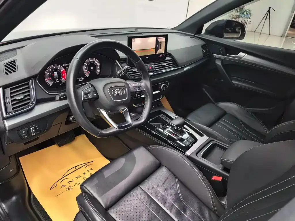 Audi Q5L Sportback — фото 10