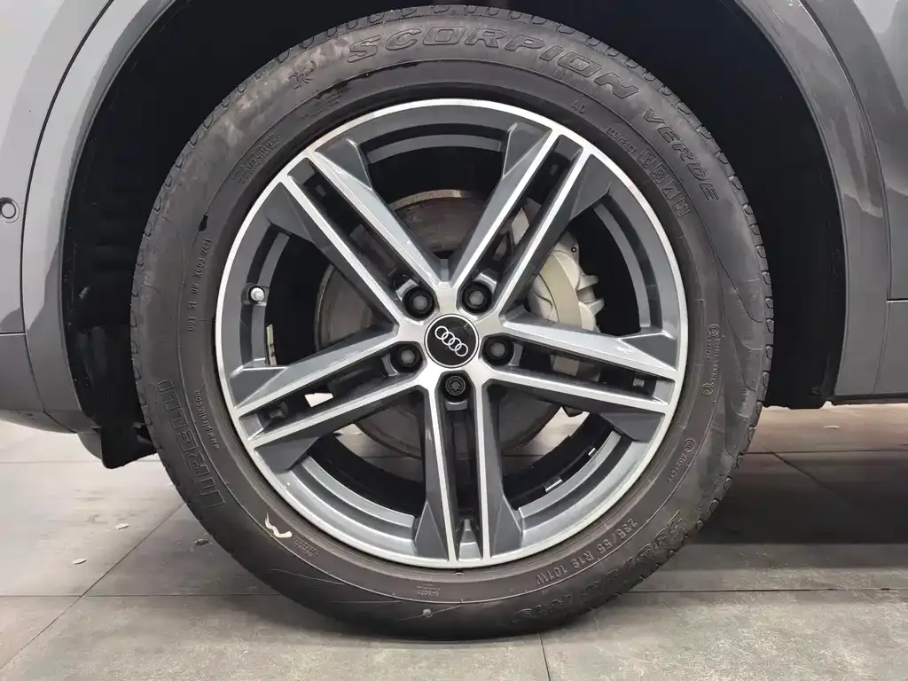 Audi Q5L Sportback — фото 6