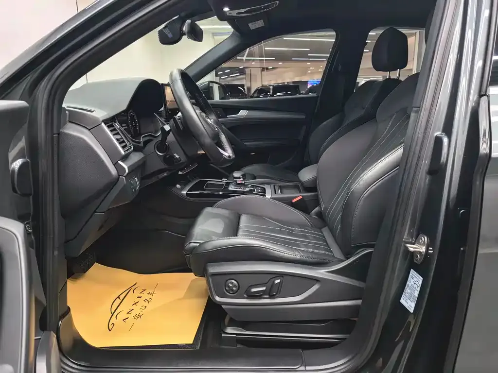 Audi Q5L Sportback — фото 9