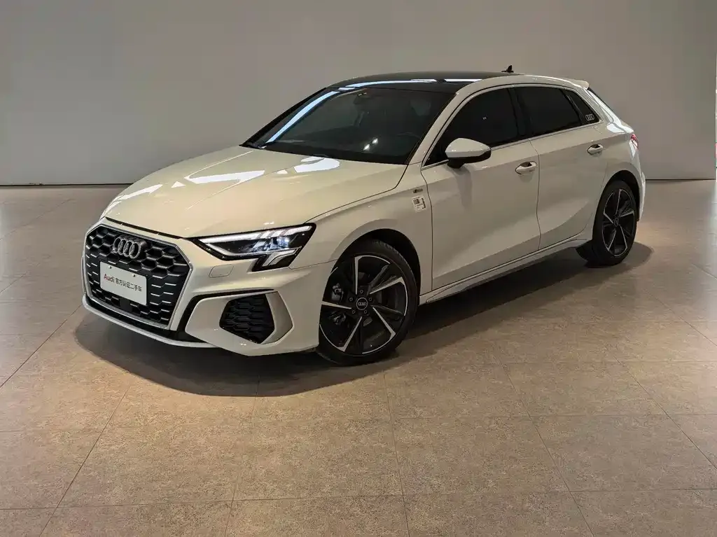 Audi A3 — фото 1
