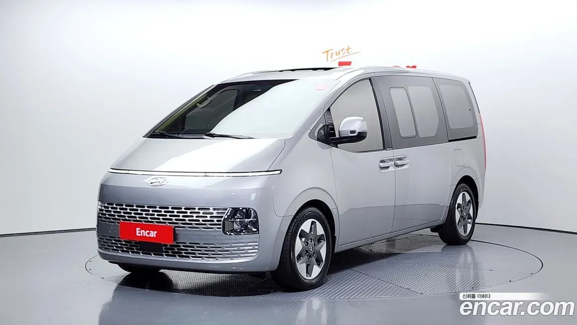 Hyundai Staria — фото 1