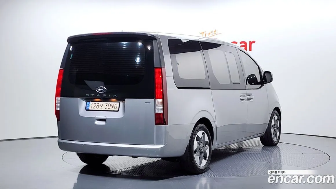 Hyundai Staria — фото 2