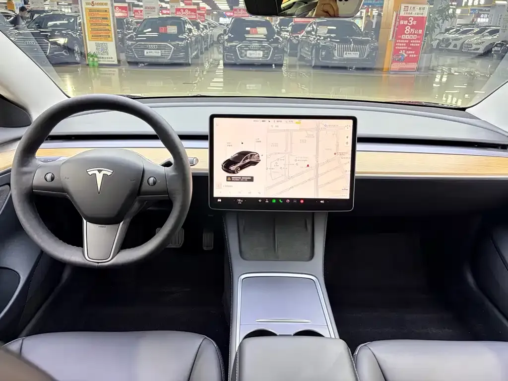 Tesla Model 3 — фото 5