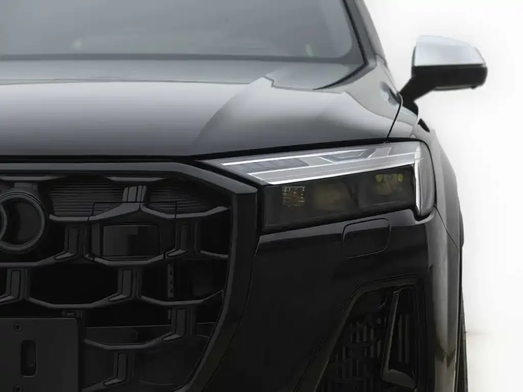 Audi SQ7 2024 из CN, фото 2