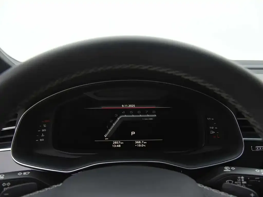 Audi SQ7 2024 из CN, фото 6