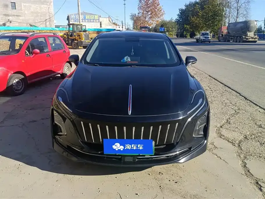 Hongqi E-QM5 2024 из CN, фото 2