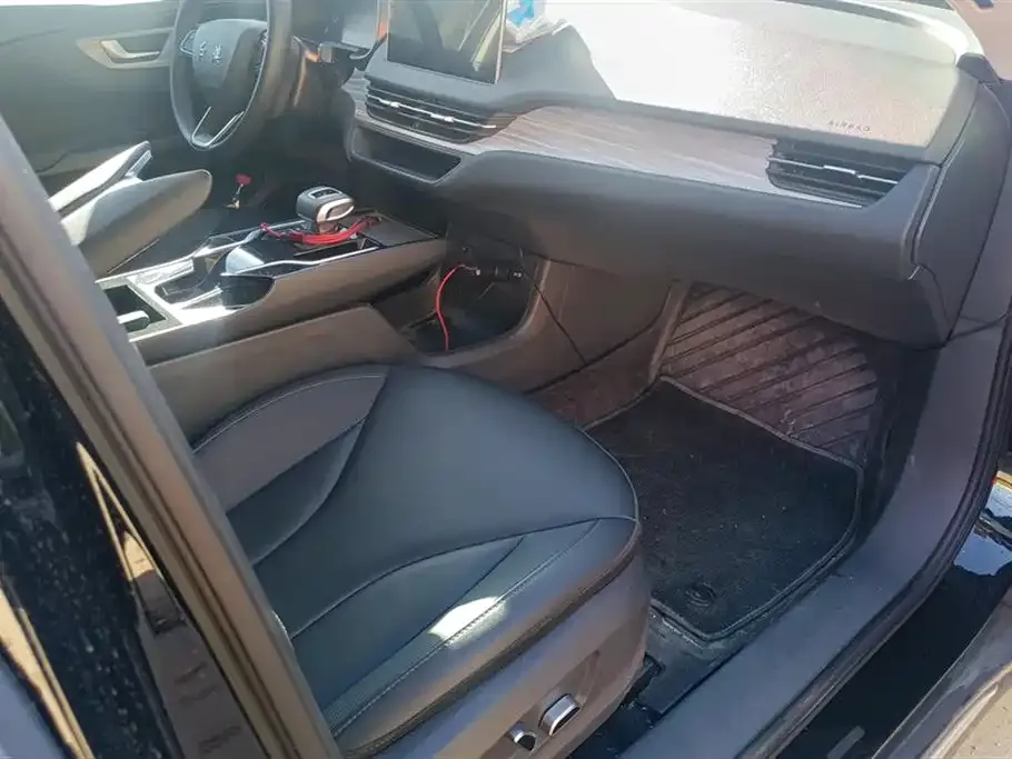 Hongqi E-QM5 2024 из CN, фото 8
