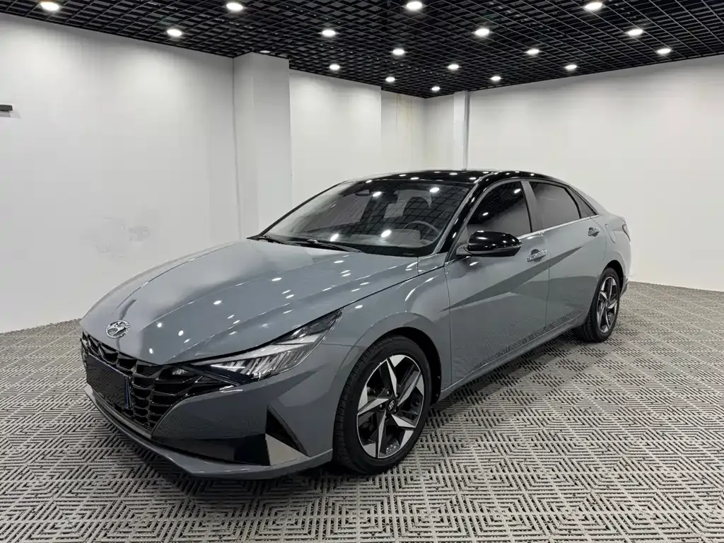 Hyundai Elantra — фото 3
