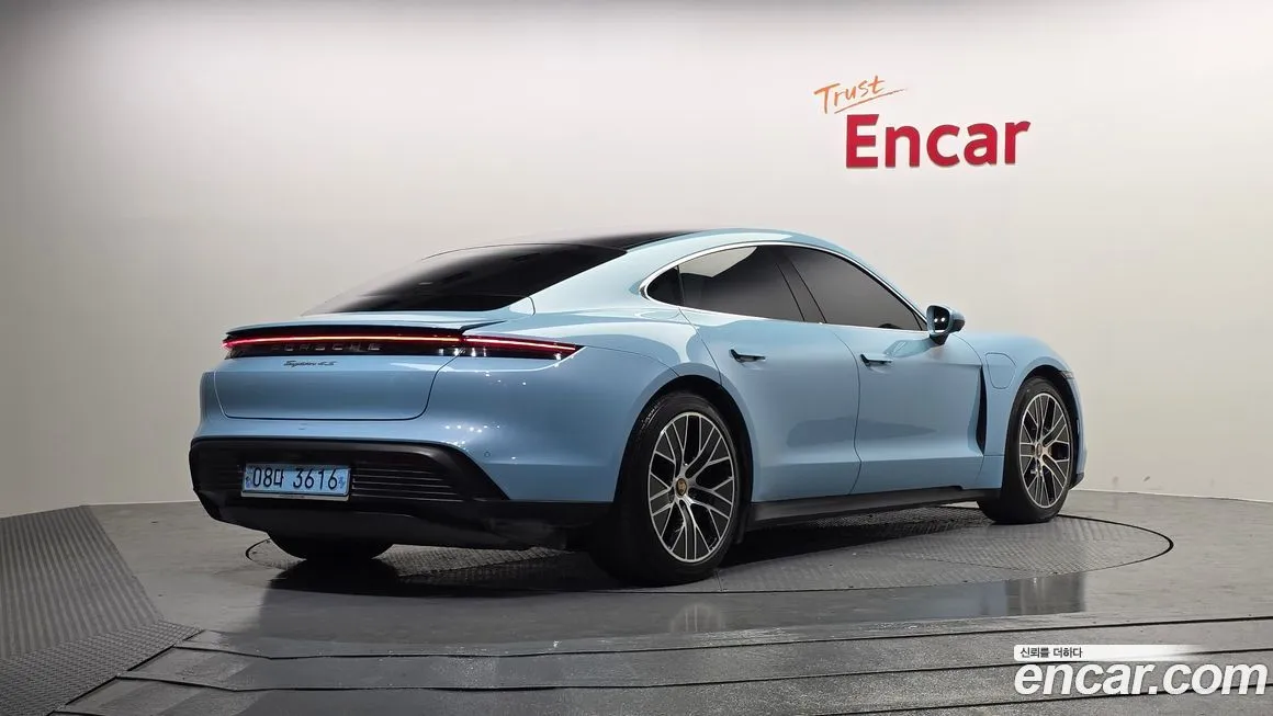 Porsche Taycan 2021 из KR, фото 2